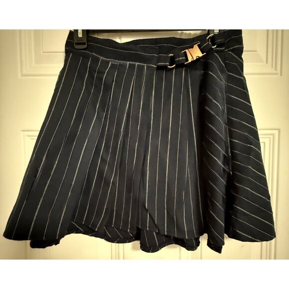 Urban Outfitters Women’s Navy Pinstripe Pleated Academia Skirt Size Medium Prep - Picture 6 of 6